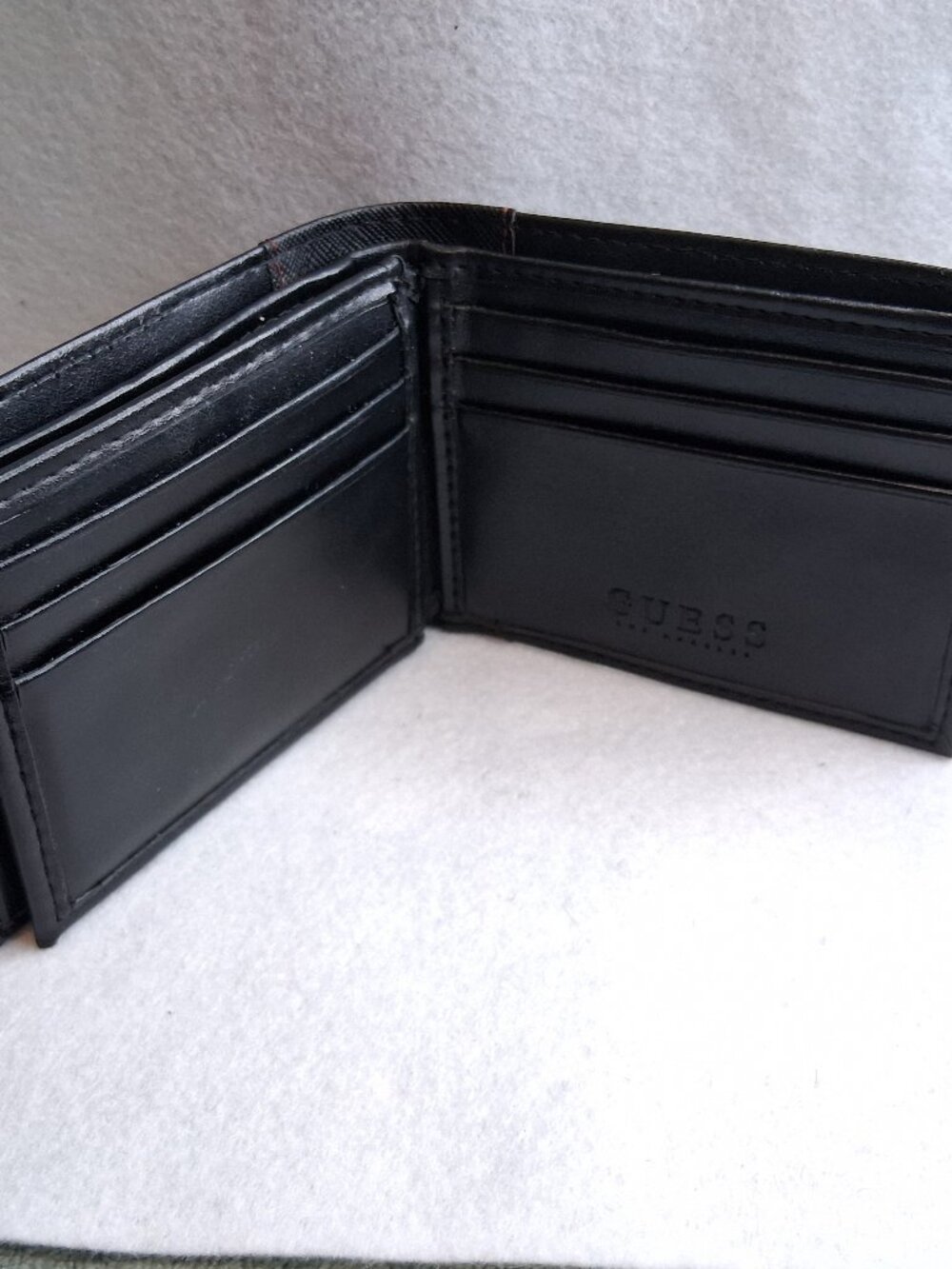 GUESS Men’s Black Saffiano Passcase Bifold Wallet Red Stitching Accent - Picture 8 of 10